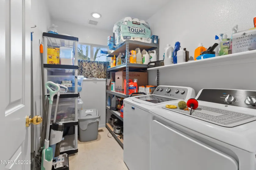 1175 La Cresta, Sparks, Nevada 89436, 4 Bedrooms Bedrooms, ,3 BathroomsBathrooms,Residential,Residential,La Cresta,260002491