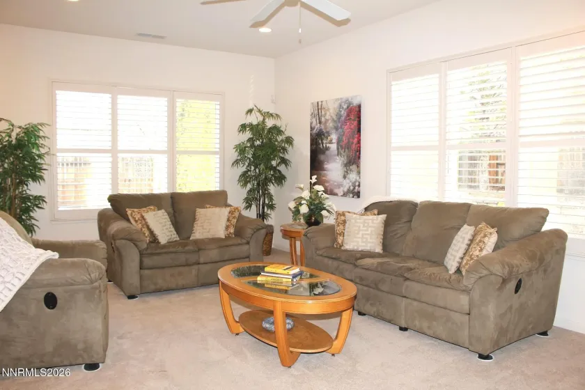 1588 Gemtown, Reno, Nevada 89521, 4 Bedrooms Bedrooms, ,2 BathroomsBathrooms,Residential,Residential,Gemtown,260002508