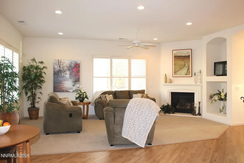 1588 Gemtown, Reno, Nevada 89521, 4 Bedrooms Bedrooms, ,2 BathroomsBathrooms,Residential,Residential,Gemtown,260002508