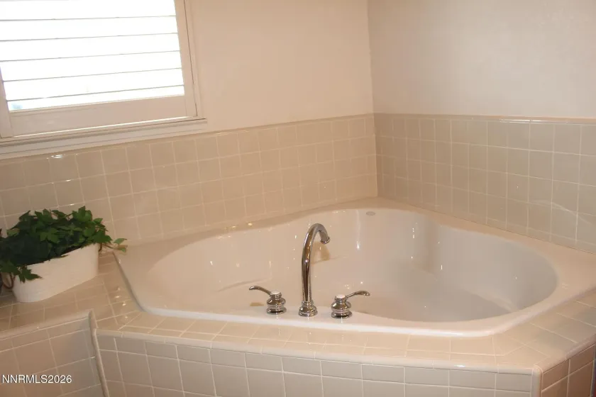 1588 Gemtown, Reno, Nevada 89521, 4 Bedrooms Bedrooms, ,2 BathroomsBathrooms,Residential,Residential,Gemtown,260002508