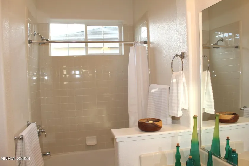 1588 Gemtown, Reno, Nevada 89521, 4 Bedrooms Bedrooms, ,2 BathroomsBathrooms,Residential,Residential,Gemtown,260002508