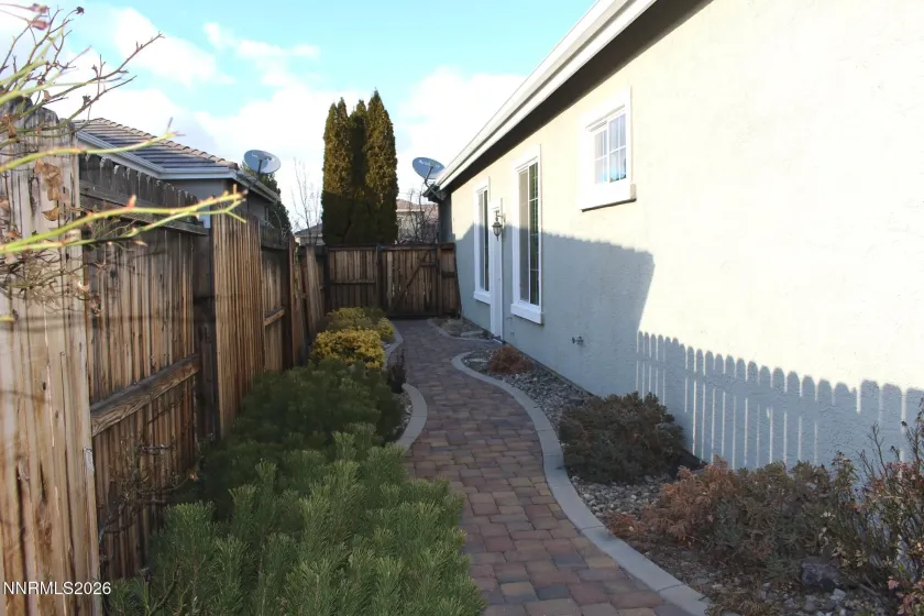 1588 Gemtown, Reno, Nevada 89521, 4 Bedrooms Bedrooms, ,2 BathroomsBathrooms,Residential,Residential,Gemtown,260002508