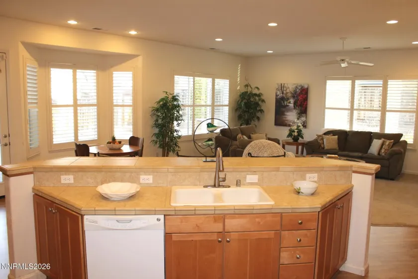 1588 Gemtown, Reno, Nevada 89521, 4 Bedrooms Bedrooms, ,2 BathroomsBathrooms,Residential,Residential,Gemtown,260002508