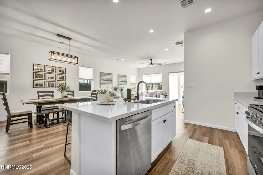 2469 Metolius, Sparks, Nevada 89436, 3 Bedrooms Bedrooms, ,2 BathroomsBathrooms,Residential,Residential,Metolius,260002514