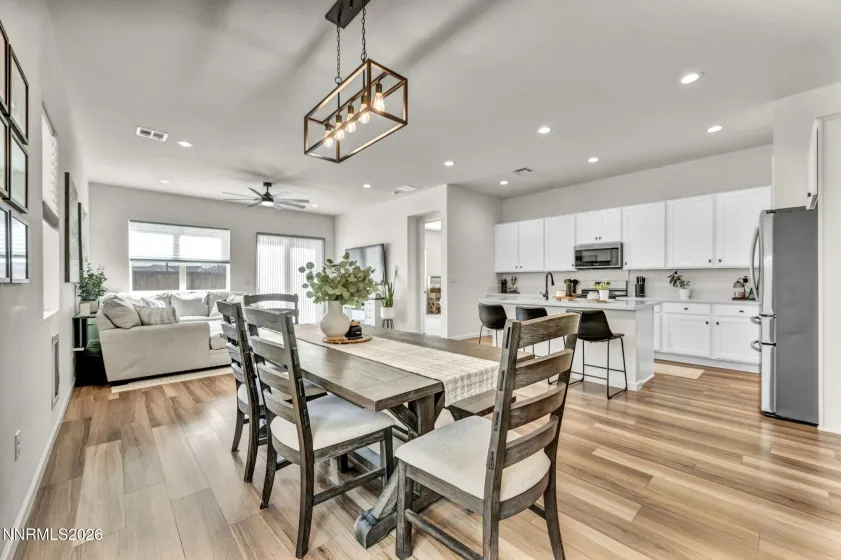 2469 Metolius, Sparks, Nevada 89436, 3 Bedrooms Bedrooms, ,2 BathroomsBathrooms,Residential,Residential,Metolius,260002514