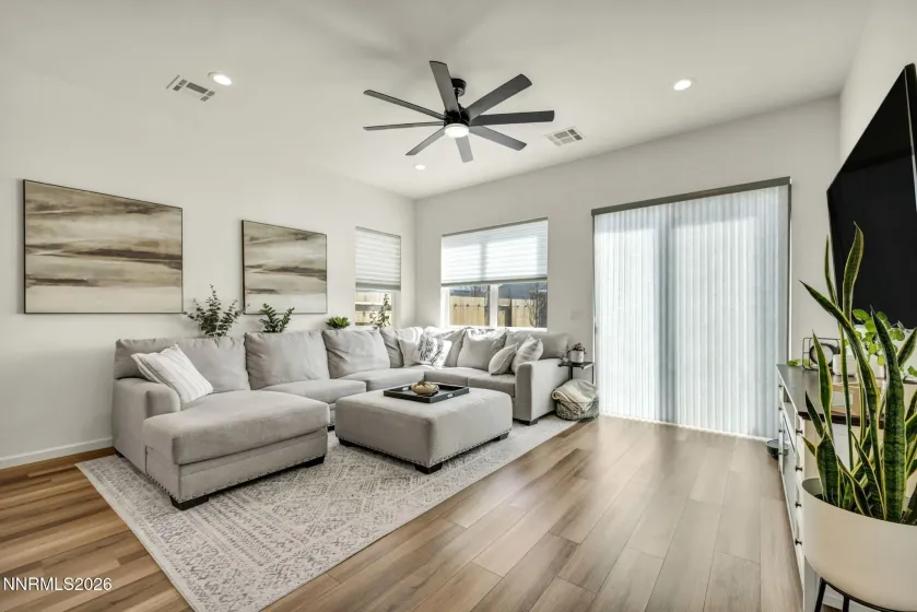 2469 Metolius, Sparks, Nevada 89436, 3 Bedrooms Bedrooms, ,2 BathroomsBathrooms,Residential,Residential,Metolius,260002514