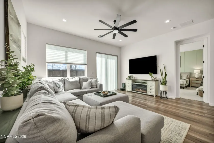 2469 Metolius, Sparks, Nevada 89436, 3 Bedrooms Bedrooms, ,2 BathroomsBathrooms,Residential,Residential,Metolius,260002514