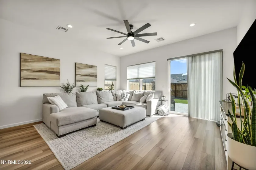 2469 Metolius, Sparks, Nevada 89436, 3 Bedrooms Bedrooms, ,2 BathroomsBathrooms,Residential,Residential,Metolius,260002514