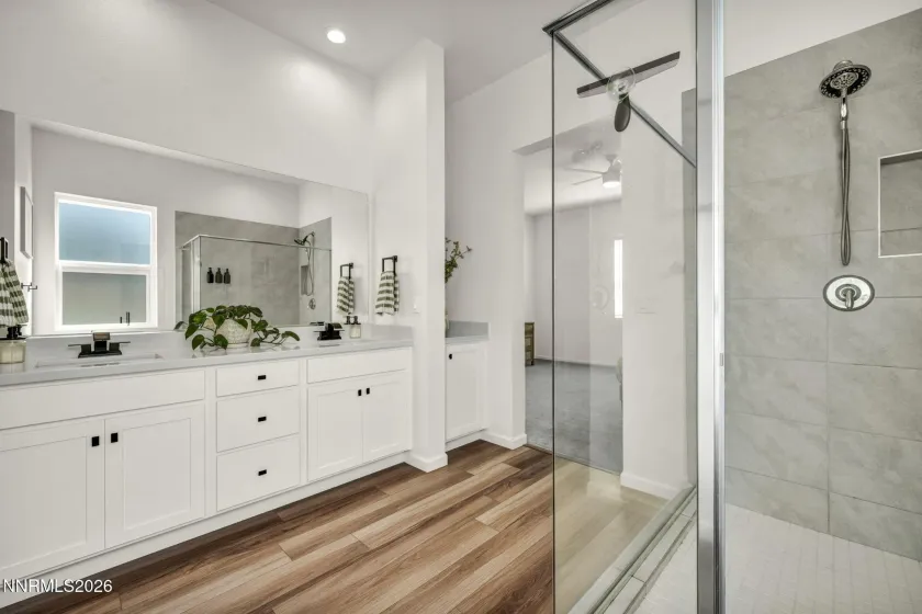 2469 Metolius, Sparks, Nevada 89436, 3 Bedrooms Bedrooms, ,2 BathroomsBathrooms,Residential,Residential,Metolius,260002514