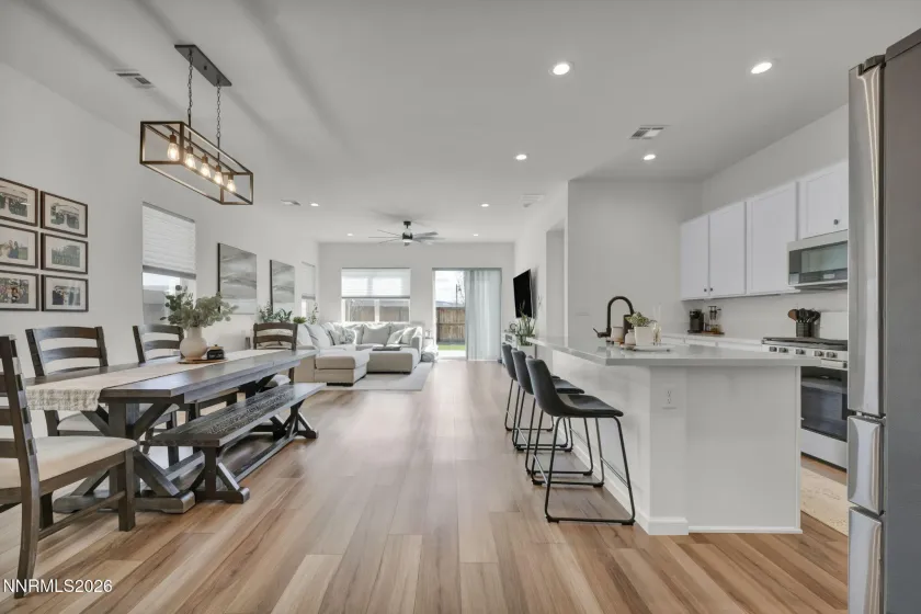 2469 Metolius, Sparks, Nevada 89436, 3 Bedrooms Bedrooms, ,2 BathroomsBathrooms,Residential,Residential,Metolius,260002514