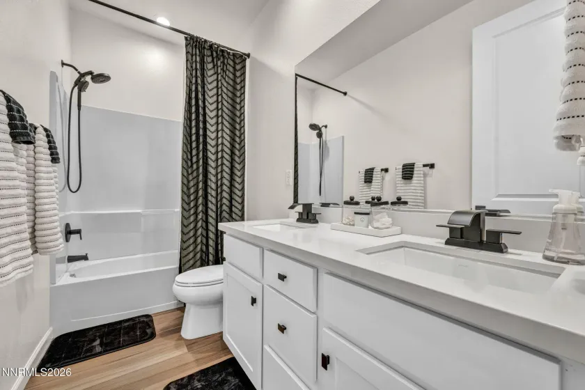 2469 Metolius, Sparks, Nevada 89436, 3 Bedrooms Bedrooms, ,2 BathroomsBathrooms,Residential,Residential,Metolius,260002514