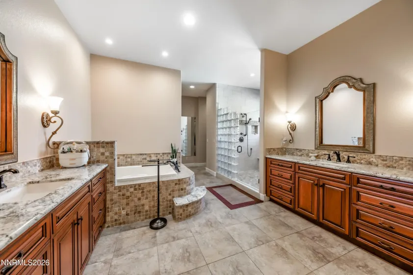 16070 River Oaks, Reno, Nevada 89511, 4 Bedrooms Bedrooms, ,4 BathroomsBathrooms,Residential,Residential,River Oaks,260002521