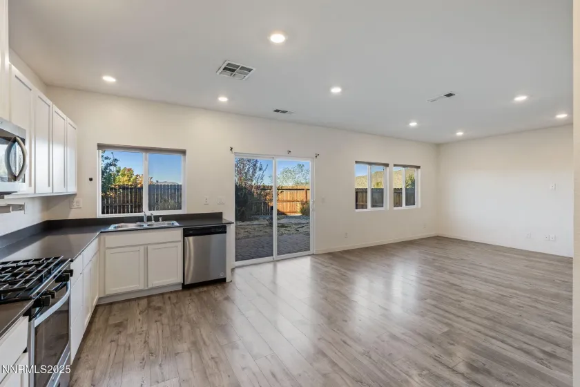 8791 Portia, Reno, Nevada 89506, 4 Bedrooms Bedrooms, ,3 BathroomsBathrooms,Residential,Residential,Portia,250057153