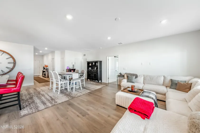 7405 Mystic Vly, Reno, Nevada 89506, 3 Bedrooms Bedrooms, ,2 BathroomsBathrooms,Residential,Residential,Mystic Vly,260002496