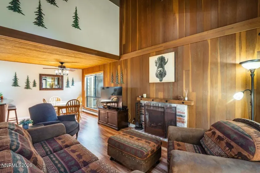 123 Juanita, Incline Village, Nevada 89451, 4 Bedrooms Bedrooms, ,2 BathroomsBathrooms,Residential,Residential,Juanita,260002499