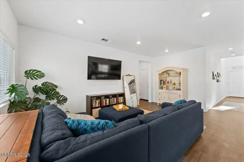 1386 Granary Park, Sparks, Nevada 89436, 5 Bedrooms Bedrooms, ,3 BathroomsBathrooms,Residential,Residential,Granary Park,260002498