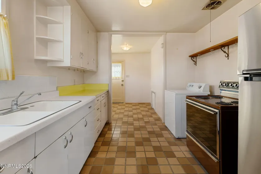 755 Balzar, Reno, Nevada 89502, 3 Bedrooms Bedrooms, ,2 BathroomsBathrooms,Residential,Residential,Balzar,260002500