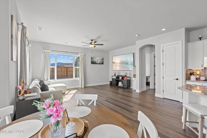 405 White Hawk, Fernley, Nevada 89408, 4 Bedrooms Bedrooms, ,3 BathroomsBathrooms,Residential,Residential,White Hawk,260002502