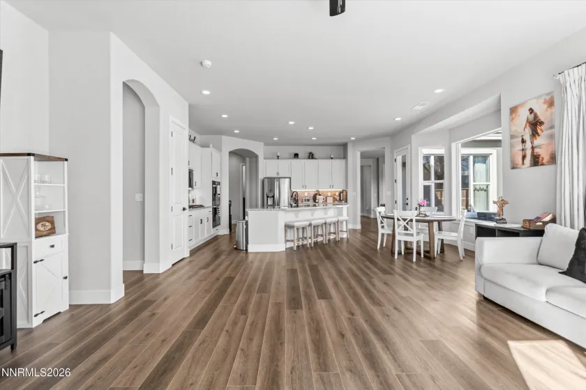 405 White Hawk, Fernley, Nevada 89408, 4 Bedrooms Bedrooms, ,3 BathroomsBathrooms,Residential,Residential,White Hawk,260002502