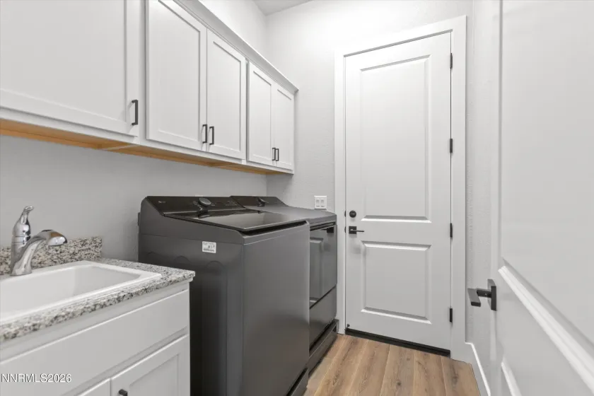 405 White Hawk, Fernley, Nevada 89408, 4 Bedrooms Bedrooms, ,3 BathroomsBathrooms,Residential,Residential,White Hawk,260002502