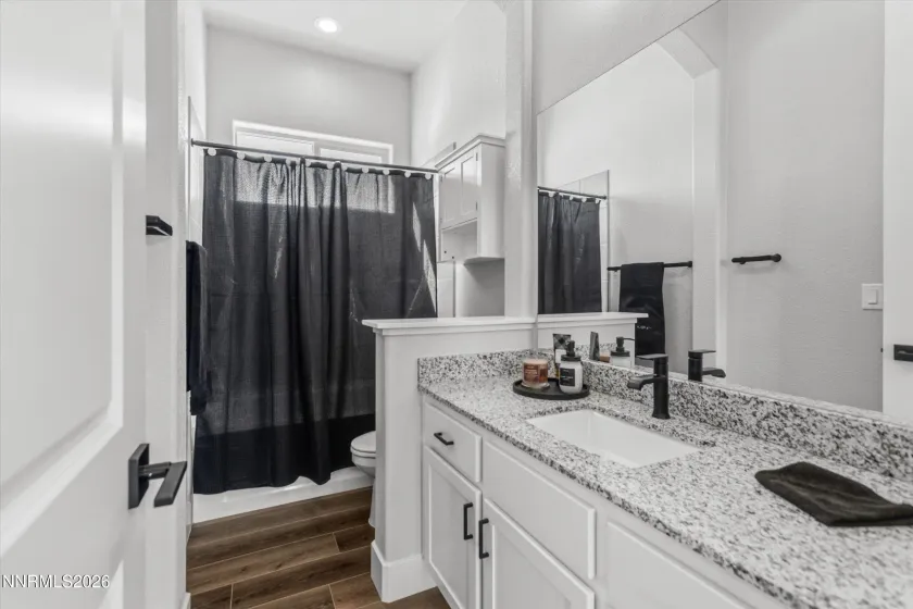 405 White Hawk, Fernley, Nevada 89408, 4 Bedrooms Bedrooms, ,3 BathroomsBathrooms,Residential,Residential,White Hawk,260002502