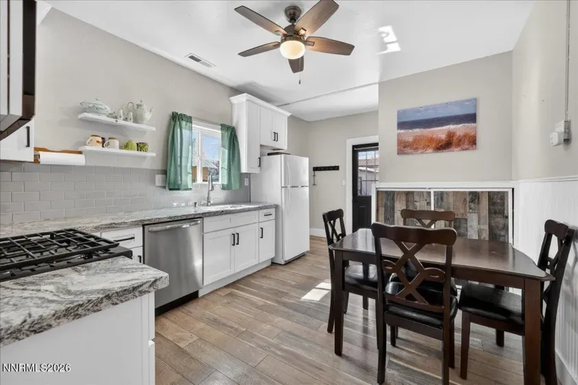 317 Center, Yerington, Nevada 89447, 2 Bedrooms Bedrooms, ,1 BathroomBathrooms,Residential,Residential,Center,260002544