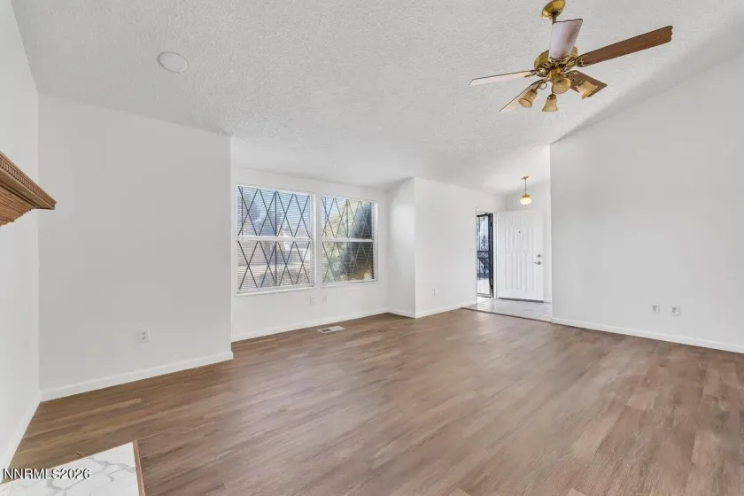 2264 Fernwood, Sparks, Nevada 89434, 3 Bedrooms Bedrooms, ,2 BathroomsBathrooms,Residential,Residential,Fernwood,260002547