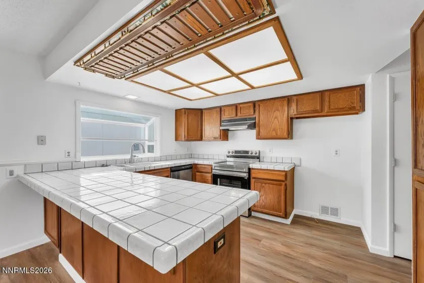 2264 Fernwood, Sparks, Nevada 89434, 3 Bedrooms Bedrooms, ,2 BathroomsBathrooms,Residential,Residential,Fernwood,260002547