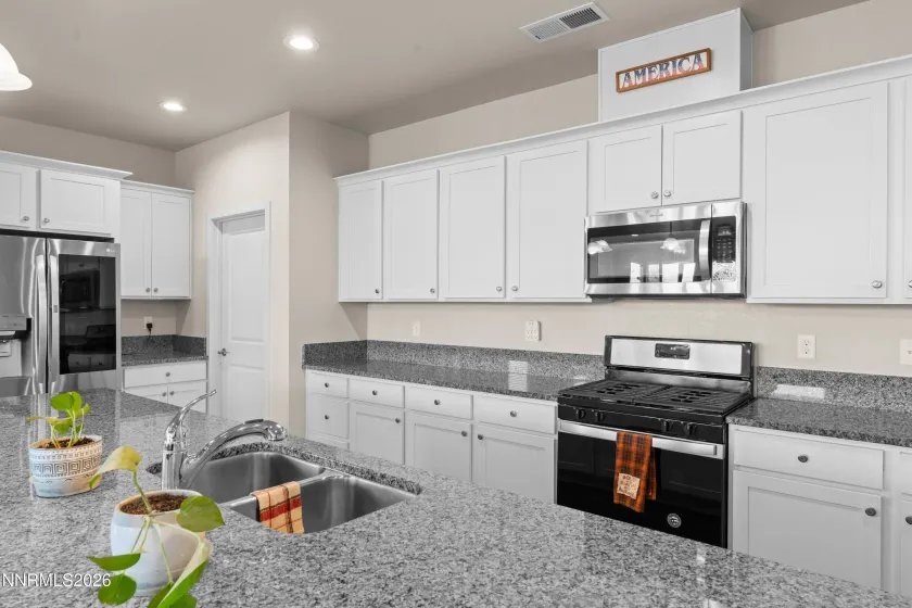 546 Country Hollow, Fernley, Nevada 89408, 3 Bedrooms Bedrooms, ,2 BathroomsBathrooms,Residential,Residential,Country Hollow,260002554