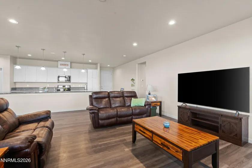 546 Country Hollow, Fernley, Nevada 89408, 3 Bedrooms Bedrooms, ,2 BathroomsBathrooms,Residential,Residential,Country Hollow,260002554