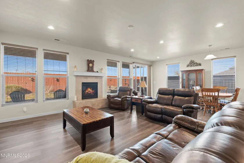 546 Country Hollow, Fernley, Nevada 89408, 3 Bedrooms Bedrooms, ,2 BathroomsBathrooms,Residential,Residential,Country Hollow,260002554