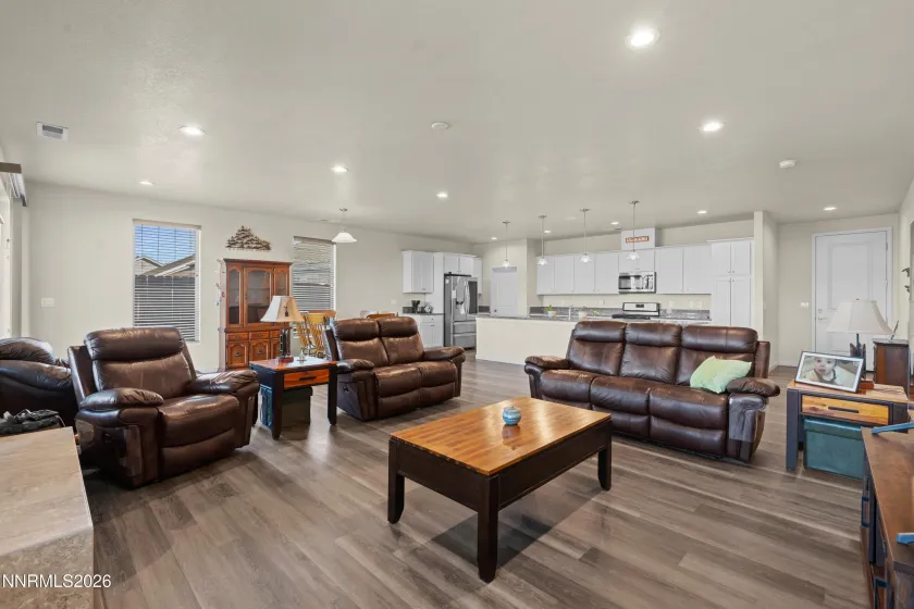 546 Country Hollow, Fernley, Nevada 89408, 3 Bedrooms Bedrooms, ,2 BathroomsBathrooms,Residential,Residential,Country Hollow,260002554