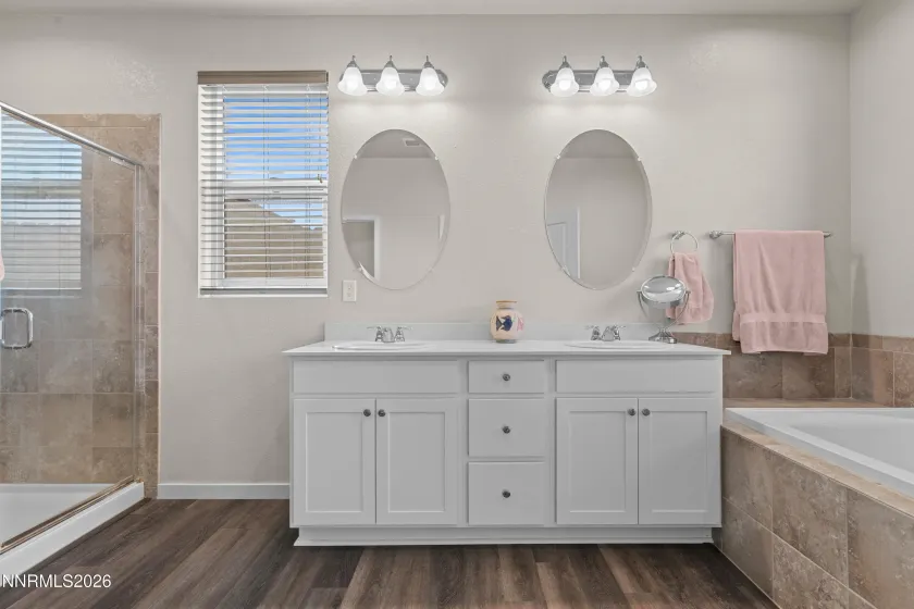 546 Country Hollow, Fernley, Nevada 89408, 3 Bedrooms Bedrooms, ,2 BathroomsBathrooms,Residential,Residential,Country Hollow,260002554