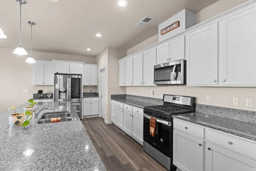 546 Country Hollow, Fernley, Nevada 89408, 3 Bedrooms Bedrooms, ,2 BathroomsBathrooms,Residential,Residential,Country Hollow,260002554