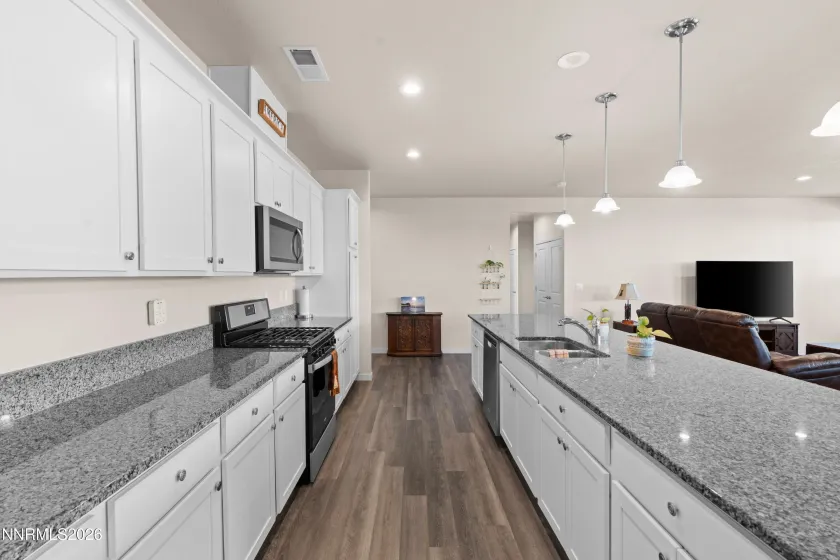 546 Country Hollow, Fernley, Nevada 89408, 3 Bedrooms Bedrooms, ,2 BathroomsBathrooms,Residential,Residential,Country Hollow,260002554