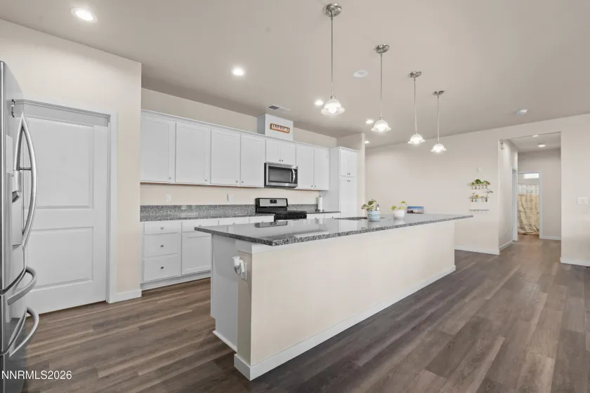 546 Country Hollow, Fernley, Nevada 89408, 3 Bedrooms Bedrooms, ,2 BathroomsBathrooms,Residential,Residential,Country Hollow,260002554