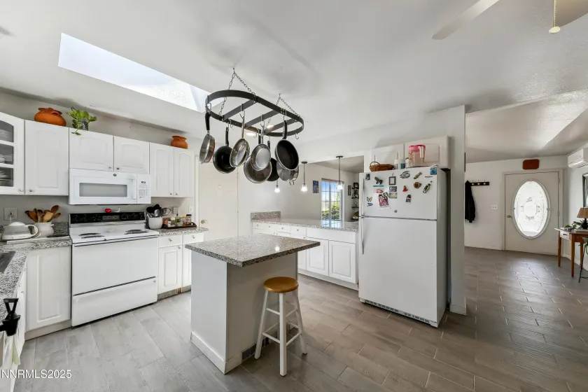 21 Fox, Yerington, Nevada 89447, 3 Bedrooms Bedrooms, ,2 BathroomsBathrooms,Residential,Residential,Fox,250051110