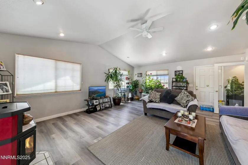 21 Fox, Yerington, Nevada 89447, 3 Bedrooms Bedrooms, ,2 BathroomsBathrooms,Residential,Residential,Fox,250051110