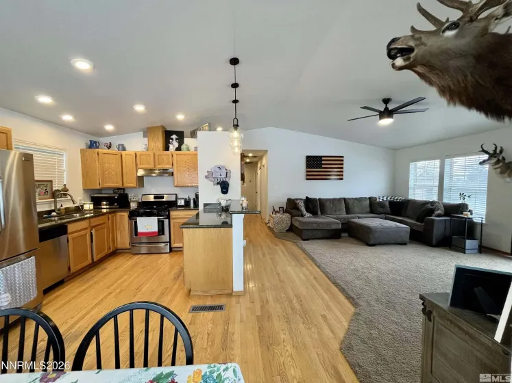 3205 Sherwood, Winnemucca, Nevada 89445, 3 Bedrooms Bedrooms, ,2 BathroomsBathrooms,Residential,Residential,Sherwood,260002562