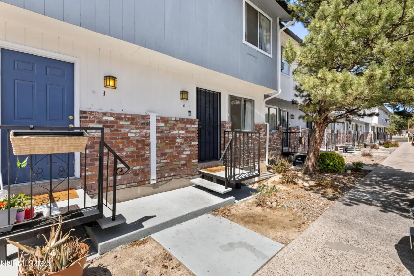 1414 9th, Reno, Nevada 89512, 2 Bedrooms Bedrooms, ,3 BathroomsBathrooms,Residential,Residential,9th,250052254