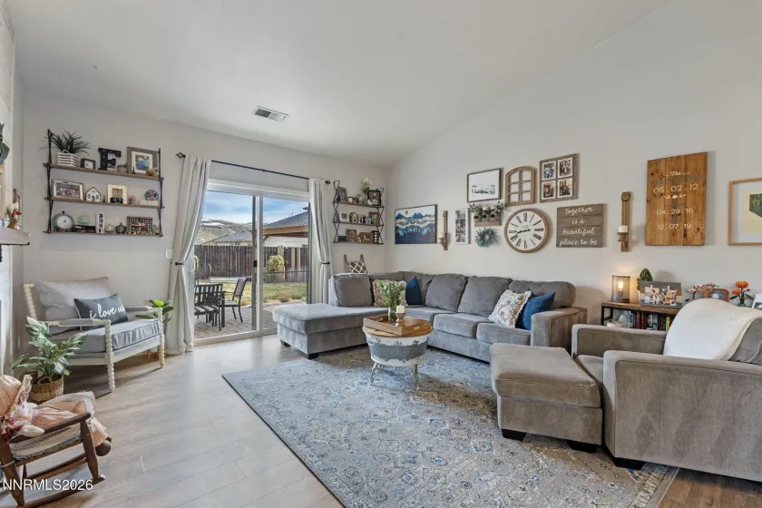 4154 Pillary, Sparks, Nevada 89436, 3 Bedrooms Bedrooms, ,2 BathroomsBathrooms,Residential,Residential,Pillary,260002569