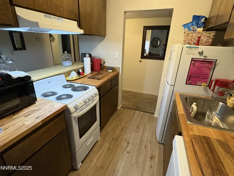 2955 Lakeside, Reno, Nevada 89509, 1 Bedroom Bedrooms, ,1 BathroomBathrooms,Residential,Residential,Lakeside,240014257