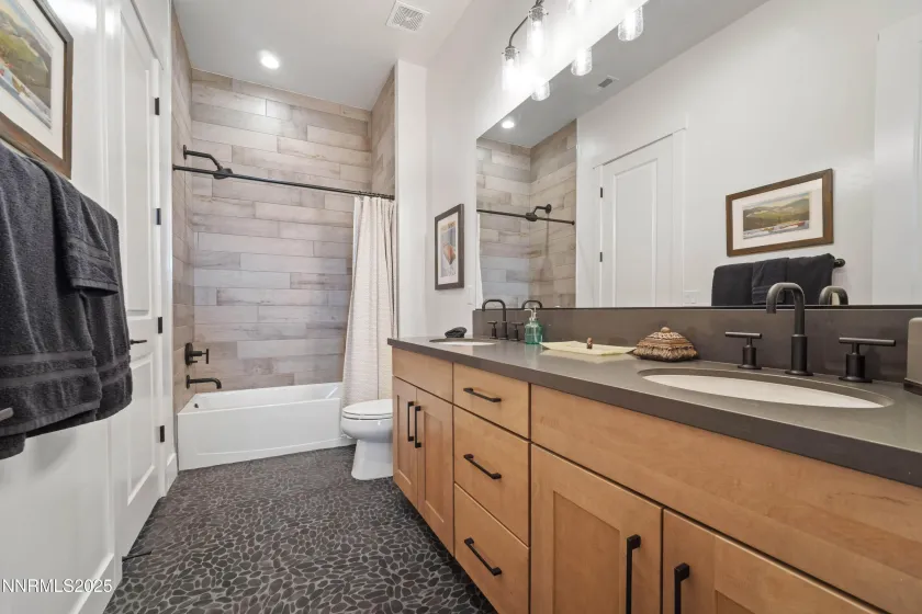 9176 Graycliff, Reno, Nevada 89523, 5 Bedrooms Bedrooms, ,6 BathroomsBathrooms,Residential,Residential,Graycliff,260002572