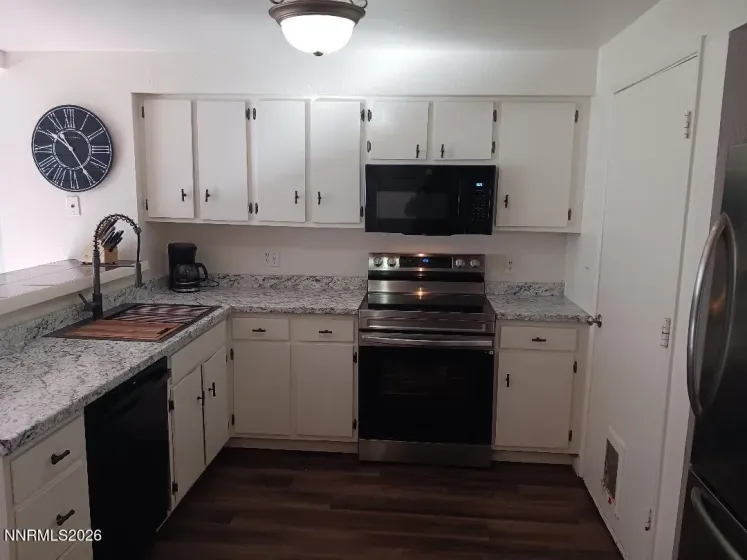 401 Allouette, Carson City, Nevada 89701, 3 Bedrooms Bedrooms, ,3 BathroomsBathrooms,Residential,Residential,Allouette,260002583