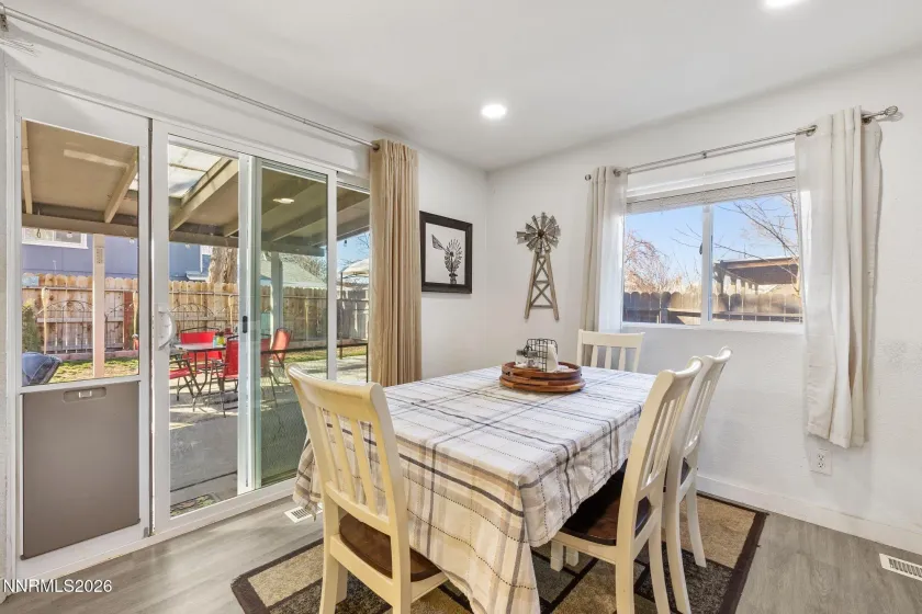 7275 Offenhauser, Reno, Nevada 89511, 4 Bedrooms Bedrooms, ,3 BathroomsBathrooms,Residential,Residential,Offenhauser,260002585