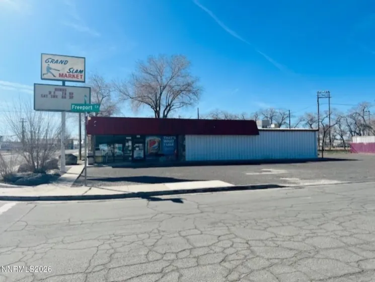 101 Freeport, Fallon, Nevada 89406, ,Commercial Sale,Residential,Freeport,260002586