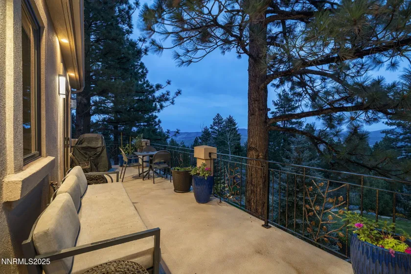 370 Timberlake, Reno, Nevada 89511, 4 Bedrooms Bedrooms, ,5 BathroomsBathrooms,Residential,Residential,Timberlake,250055202