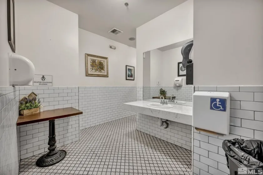 1453 Hwy 395, Gardnerville, Nevada 89410, ,Commercial Sale,Residential,Hwy 395,260002596