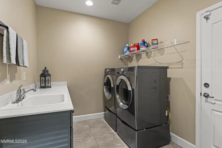 3010 Bull Rider, Reno, Nevada 89521, 3 Bedrooms Bedrooms, ,3 BathroomsBathrooms,Residential,Residential,Bull Rider,260002610