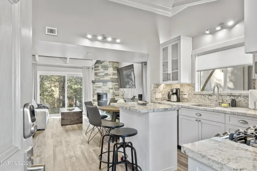 810 Alder, Incline Village, Nevada 89451, 2 Bedrooms Bedrooms, ,1 BathroomBathrooms,Residential,Residential,Alder,260002614